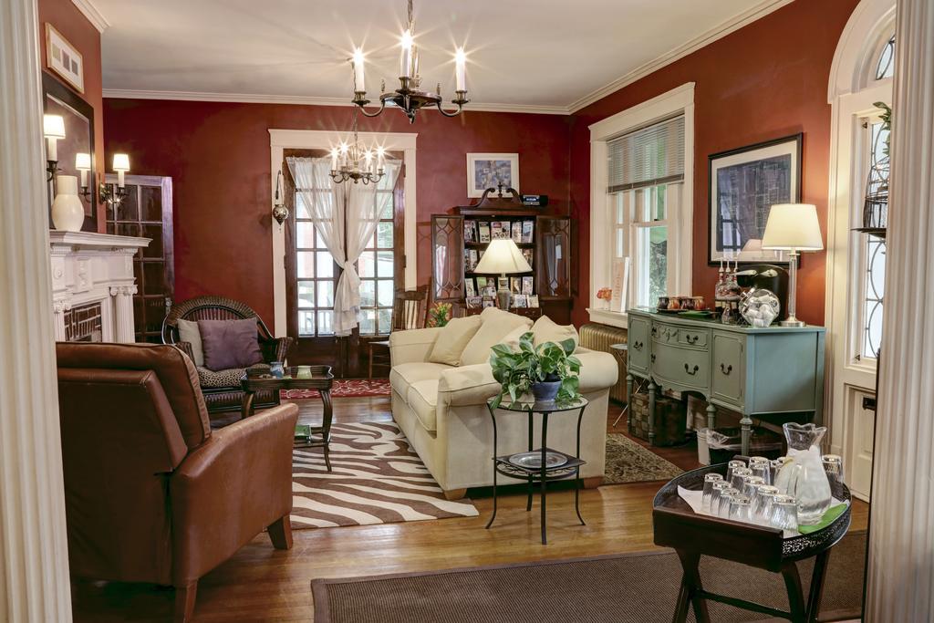 Olde Square Bed & Breakfast