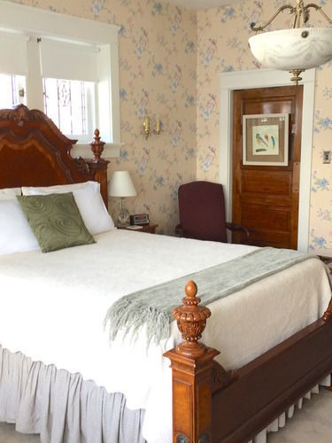 Olde Square Bed & Breakfast 2*