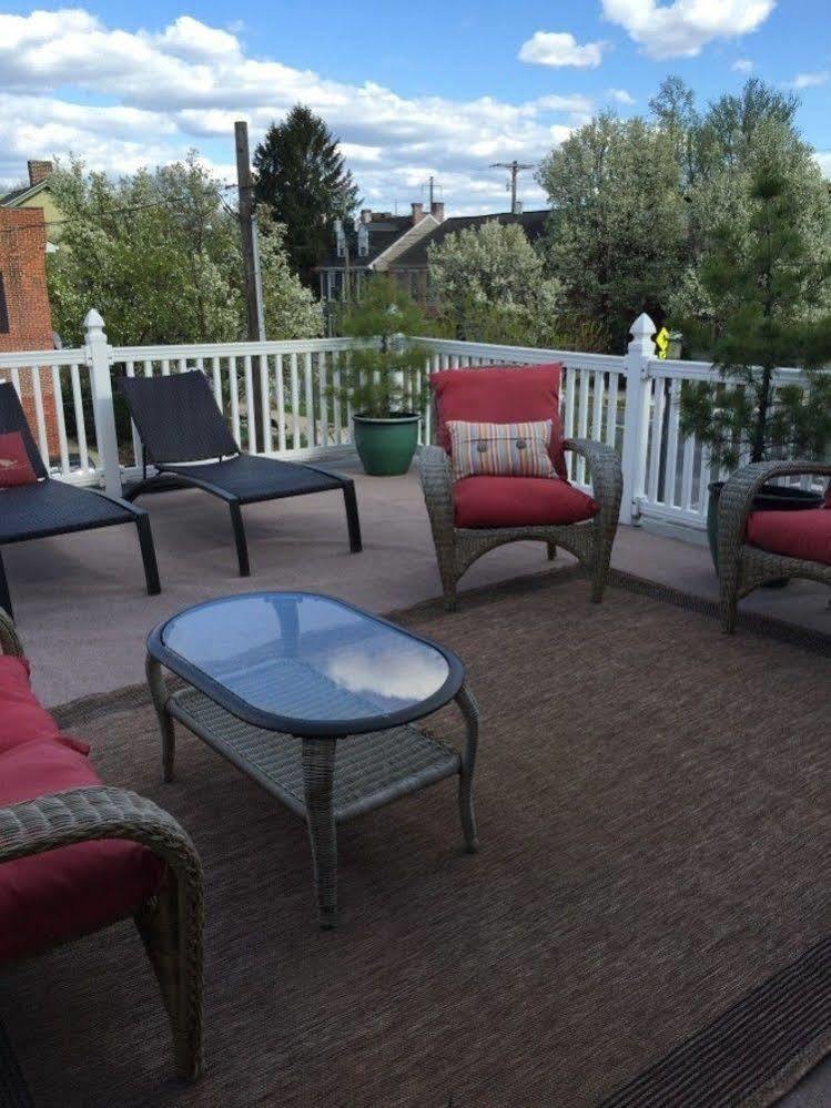 Olde Square Bed & Breakfast 2*