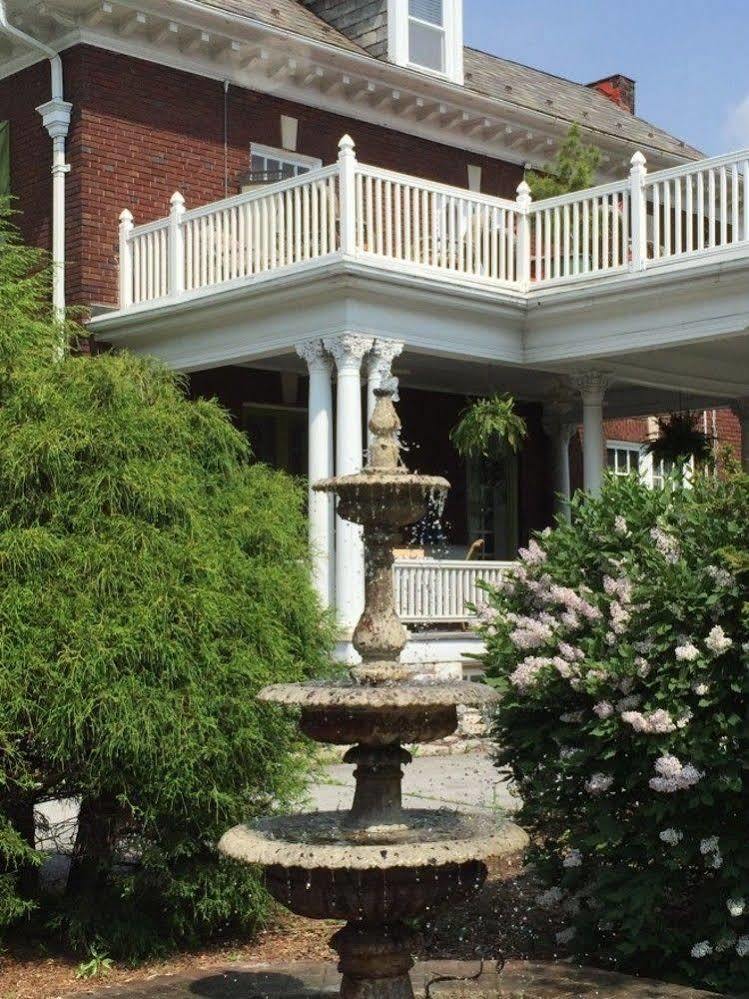 Olde Square Mount Joy