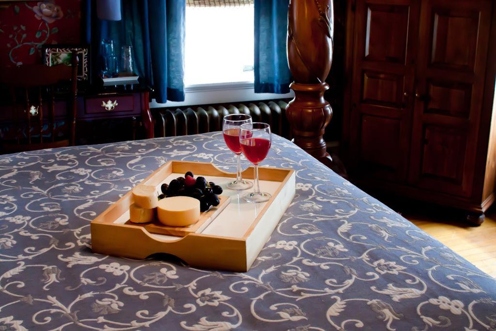 Olde Square Bed & Breakfast 2*
